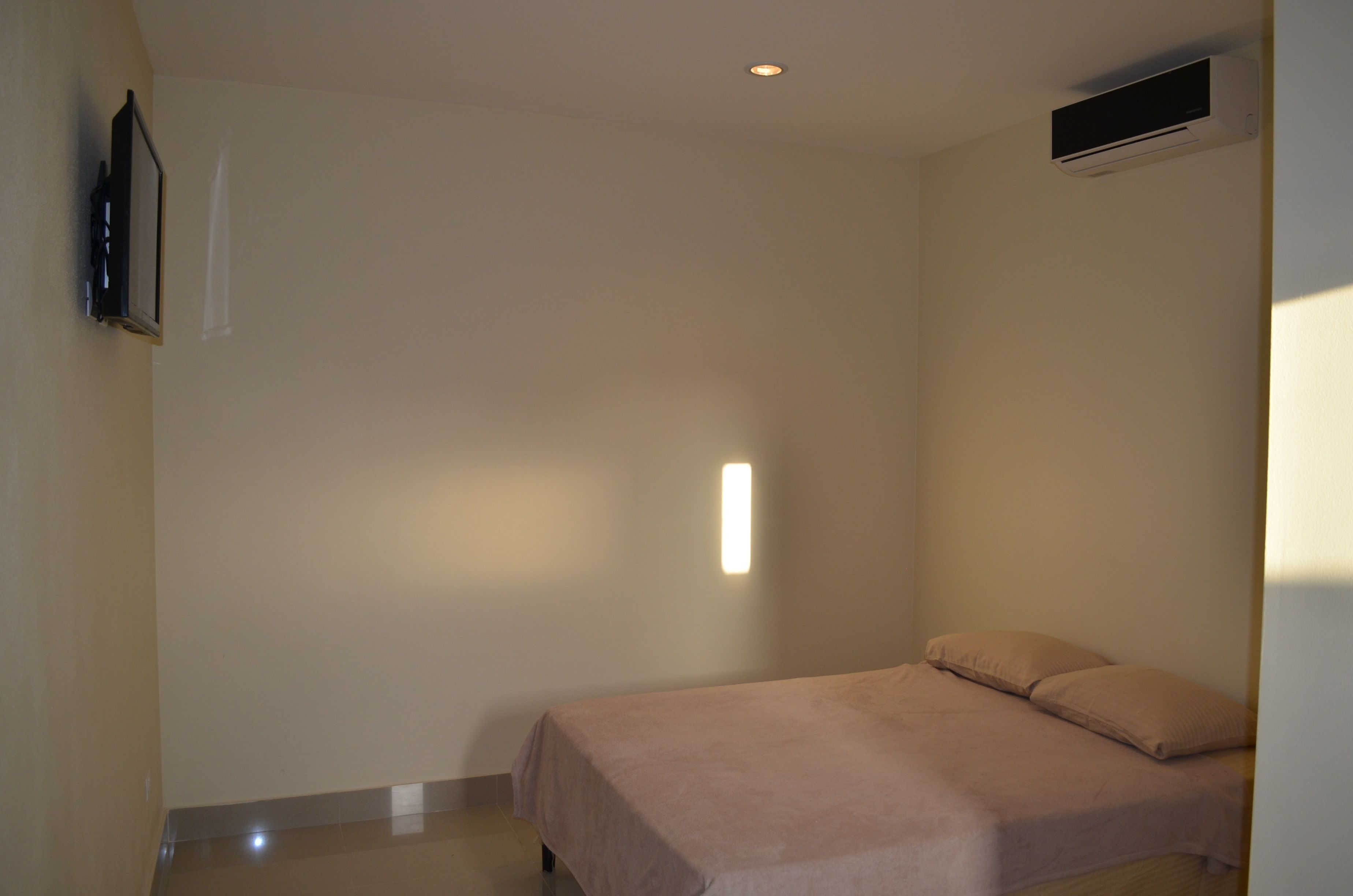 Bureau, Wi-Fi gratuit, draps fournis