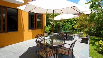 Breakfast, lunch, dinner served; Brazilian cuisine