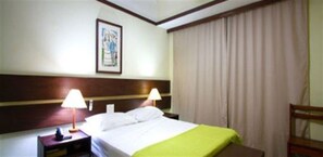 Habitación estándar con 2 camas individuales | Minibar, caja de seguridad en la habitación, wifi gratis y ropa de cama 