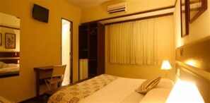 Chambre Double Standard | Minibar, coffres-forts dans les chambres, Wi-Fi gratuit, draps fournis