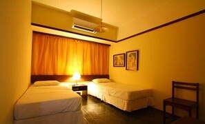 Standard Twin Room | Minibar, in-room safe, free WiFi, bed sheets