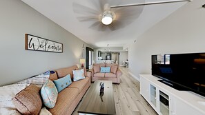 Condo Deluxe, 3 chambres, vue sur la plage | Aire de séjour