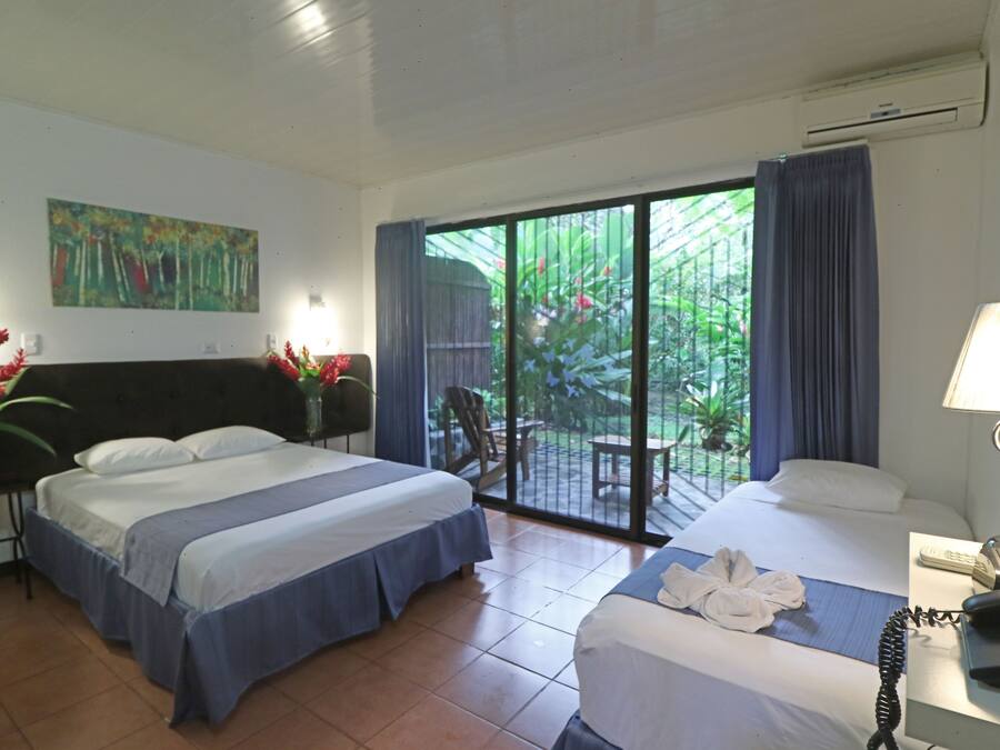 Deluxe Room | In-room safe, desk, laptop workspace, free cribs/infant beds