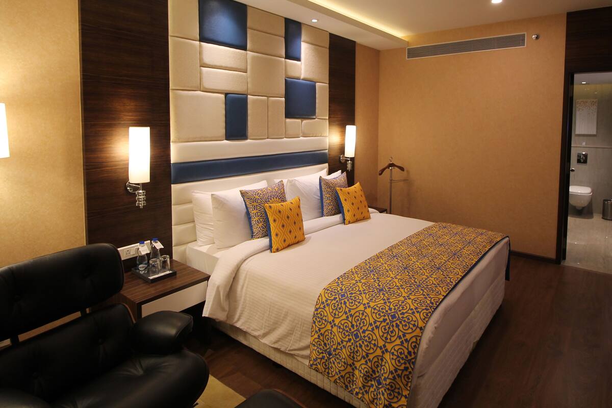 minibar, in-room safe, desk, soundproofing