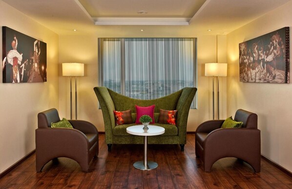 Minibar, in-room safe, desk, soundproofing