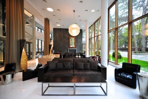 Sala de estar en el lobby