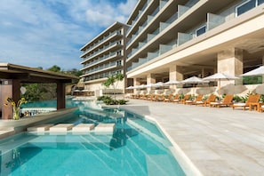 Outdoor pool, pool loungers