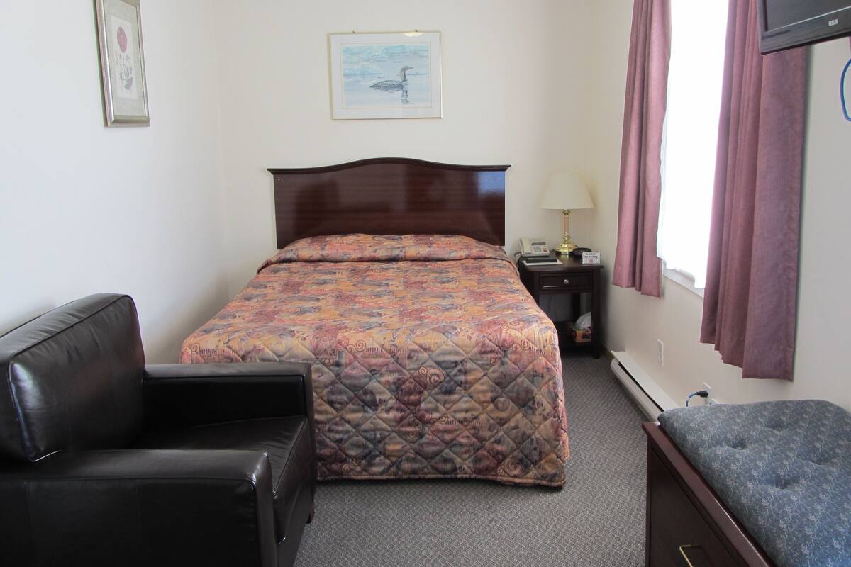Family Room, 2 Bedrooms, Garden View, Garden Area | In-room safe, desk, iron/ironing board (on request), WiFi (free)