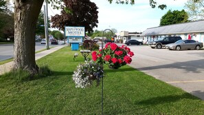 Exterior - The Maplewood Motel (Saugeen Shores)