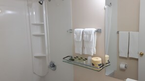 Standard Room, 2 Double Beds | Bathroom | Free toiletries, hair dryer, towels - The Maplewood Motel (Saugeen Shores)