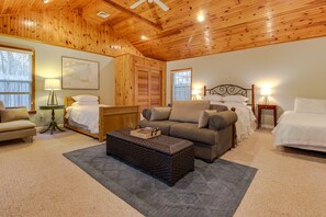 Studio Suite (Breakfast not included) | Free WiFi