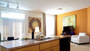 Unclassified image, 5 of 16, button - L-Suites At Valley Forge (Norristown)