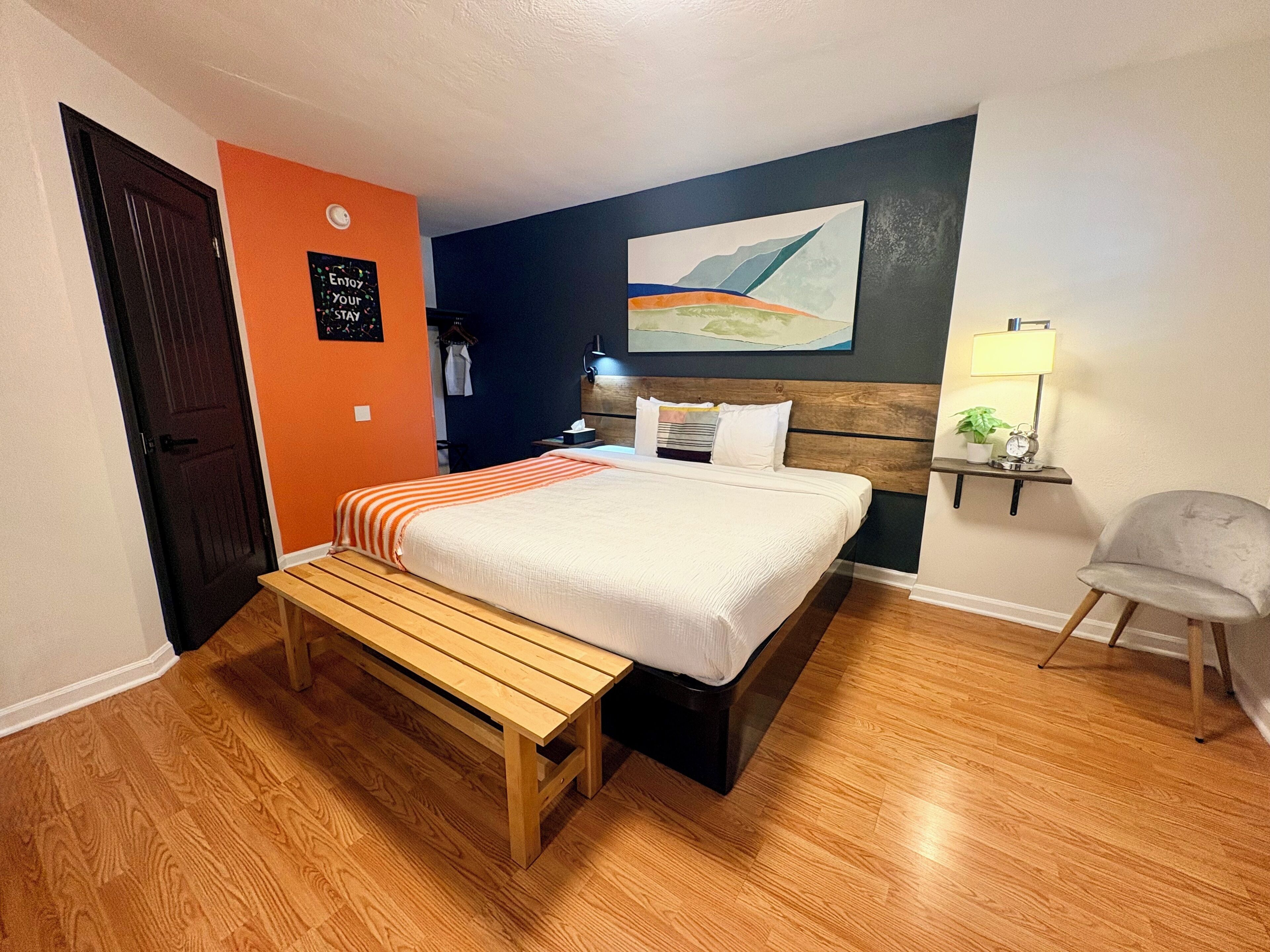 Chambre Standard, 1 très grand lit, non-fumeur (No Pets Allowed) | Literie de qualité, couette en duvet, lit avec matelas à plateau-coussin
