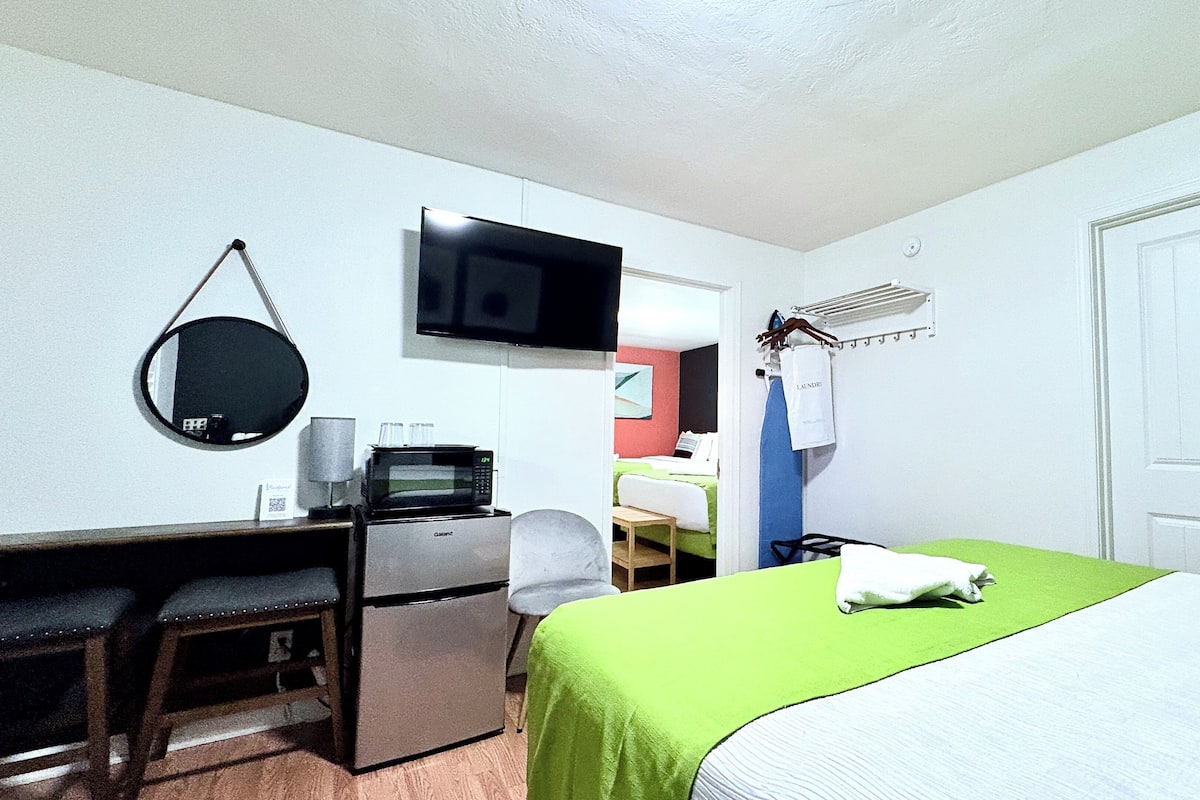 Chambre Familiale, plusieurs lits, non-fumeur (No Pets Allowed)