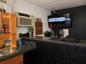 Lobby - The City Center Motel (Medford)