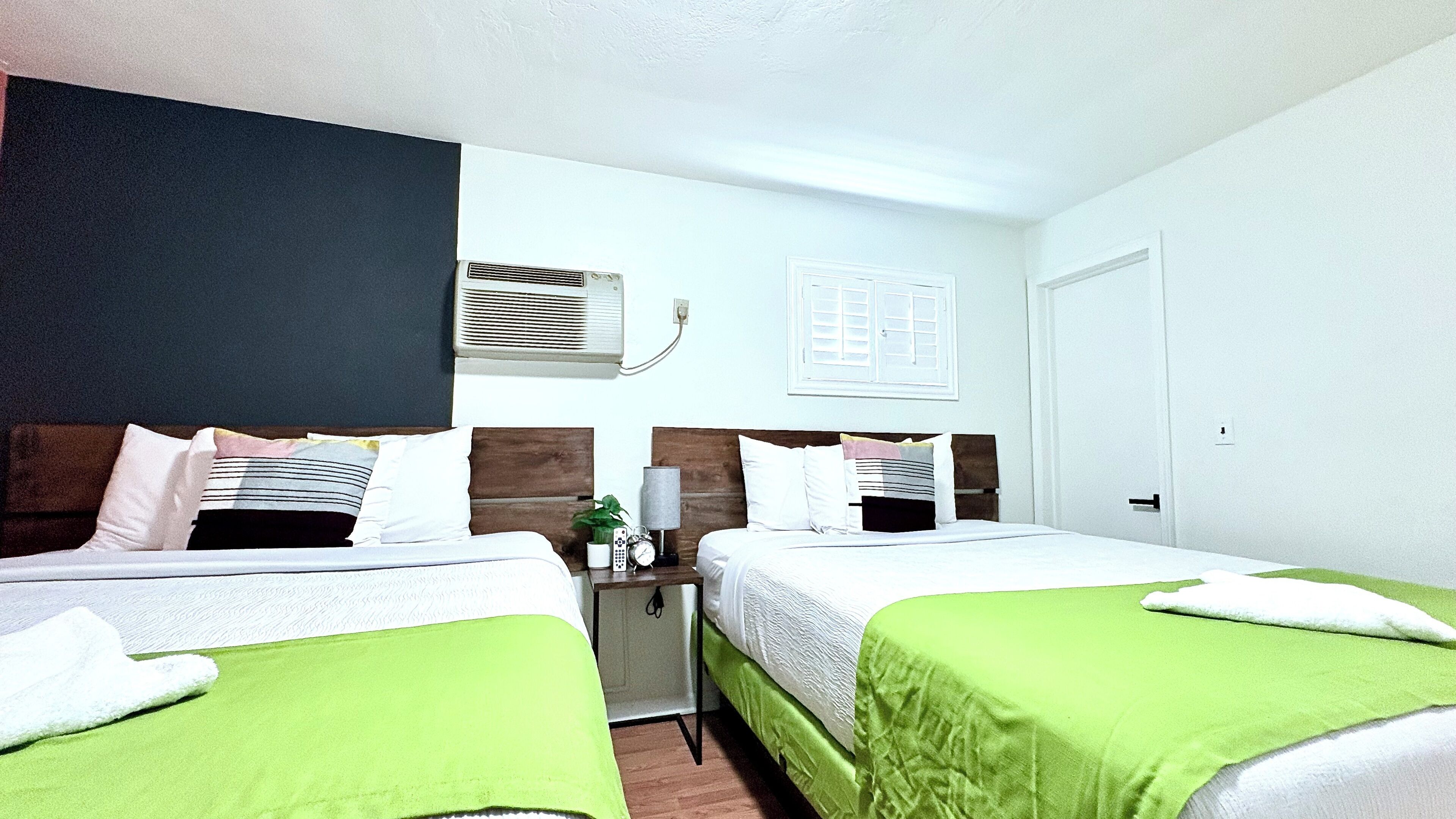 Modern Family Suite Room Non-Smoking ( NO PETS ALLOWED ) | Premium bedding, down comforters, pillowtop beds, desk