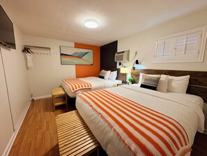 Kamar Keluarga, Beberapa Tempat Tidur, Bebas Asap Rokok (No Pets Allowed) | Seprai premium, selimut bulu angsa, dan bantalan ekstra lembut