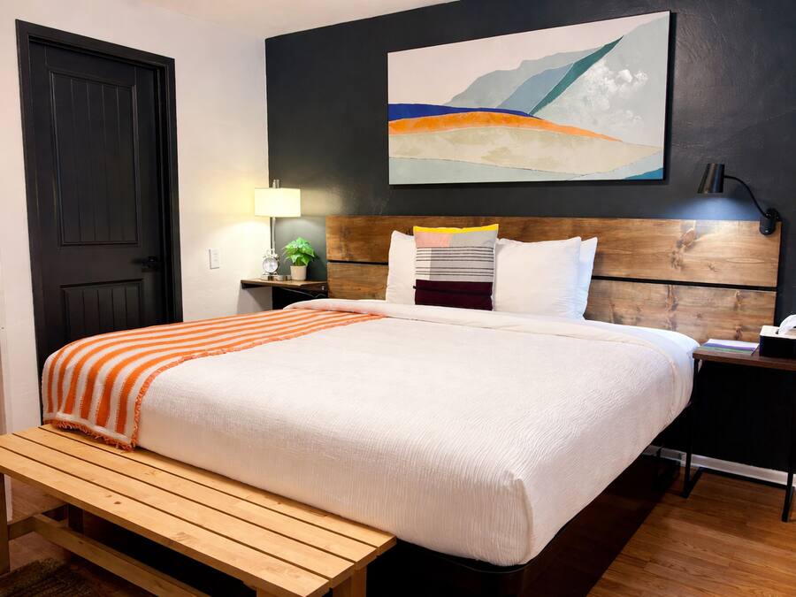 Habitación estándar, 1 cama de matrimonio grande, no fumadores (No Pets Allowed) | Ropa de cama de alta calidad y edredones de plumas