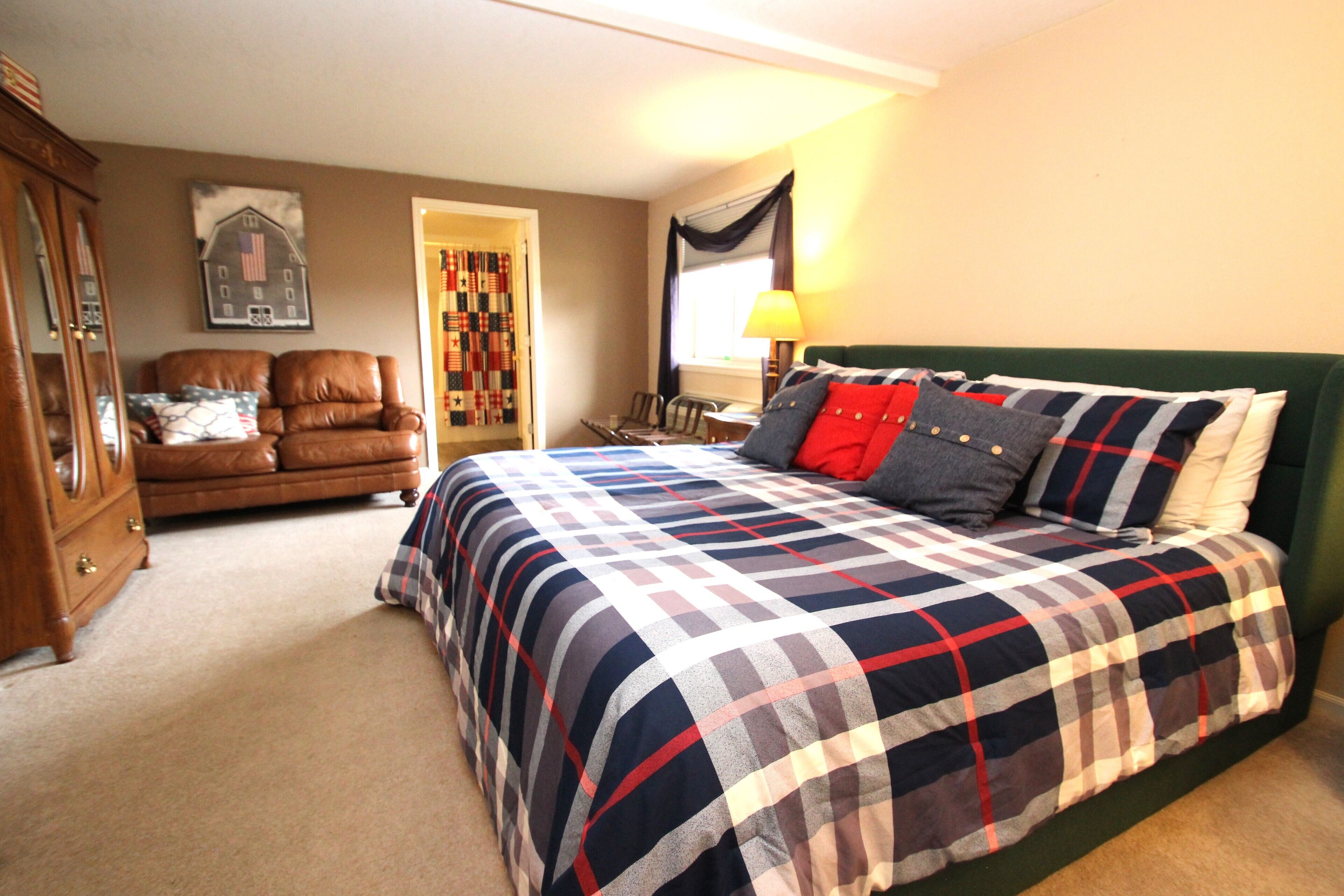 Suite 3 | Desk, soundproofing, free WiFi, bed sheets