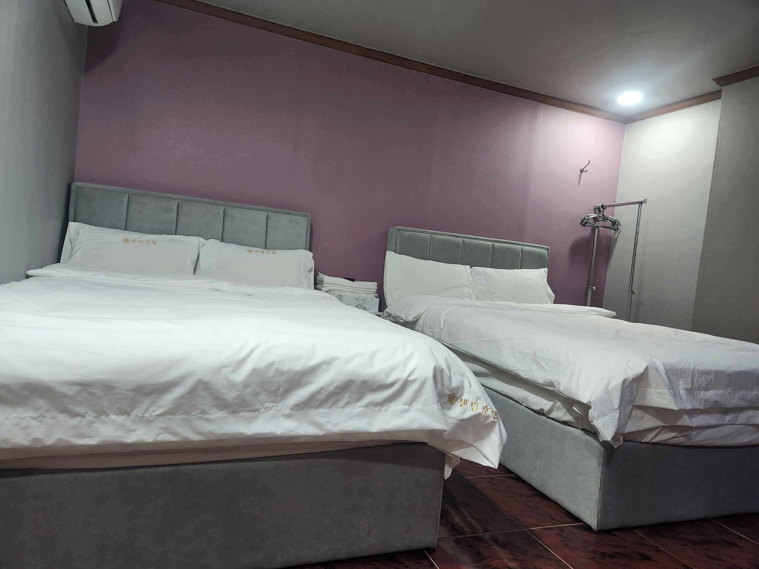 标准双床房 | 免费 WiFi