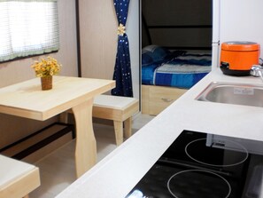 Premium Caravan | Zona de estar