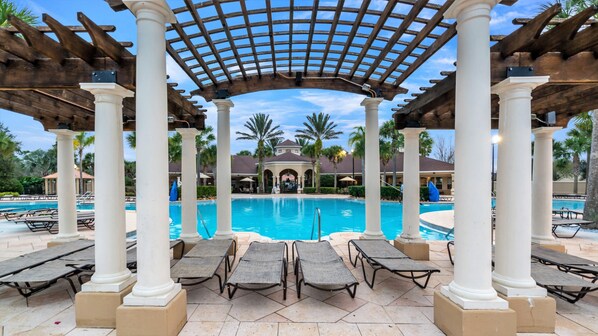 Innenpool, Außenpool