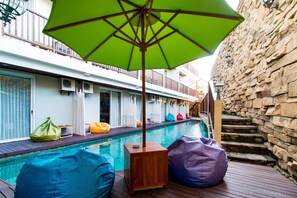 Outdoor pool - Hadi Poetra Hotel (Kuta)