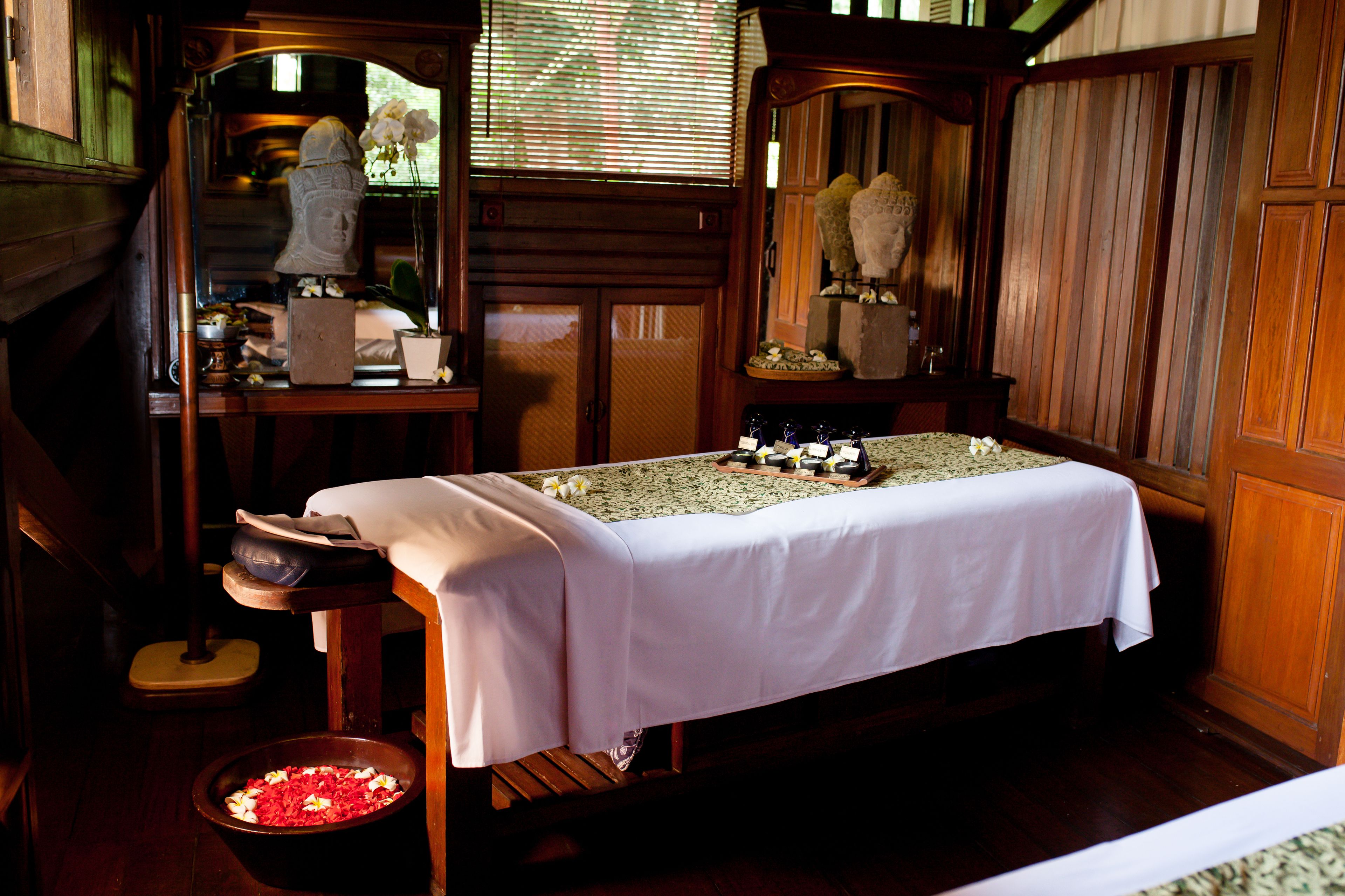 couples treatment room(s), body treatments, aromatherapy