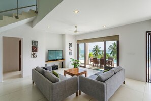 Villa, 3 Bedrooms | Living area | 32-inch flat-screen TV with cable channels, LCD TV, DVD player - NB Villa Donna (Koh Samui)
