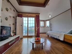 Chambre double | Système d’insonorisation, accès au Wi-Fi (inclus)