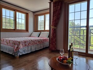 Family Room (1 Double, 1 Futon) - Beljari Pension (Tongyeong)