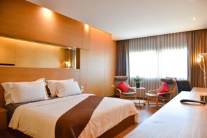 套房 | 迷你吧、書桌、隔音、免費無線上網