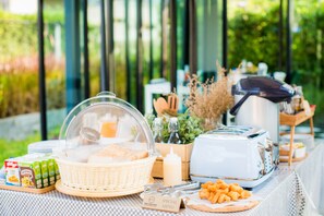 Tägliches kontinentales Frühstück gegen Gebühr