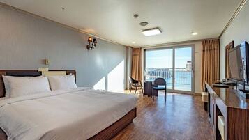 Superior King Double Room | Free WiFi, bed sheets