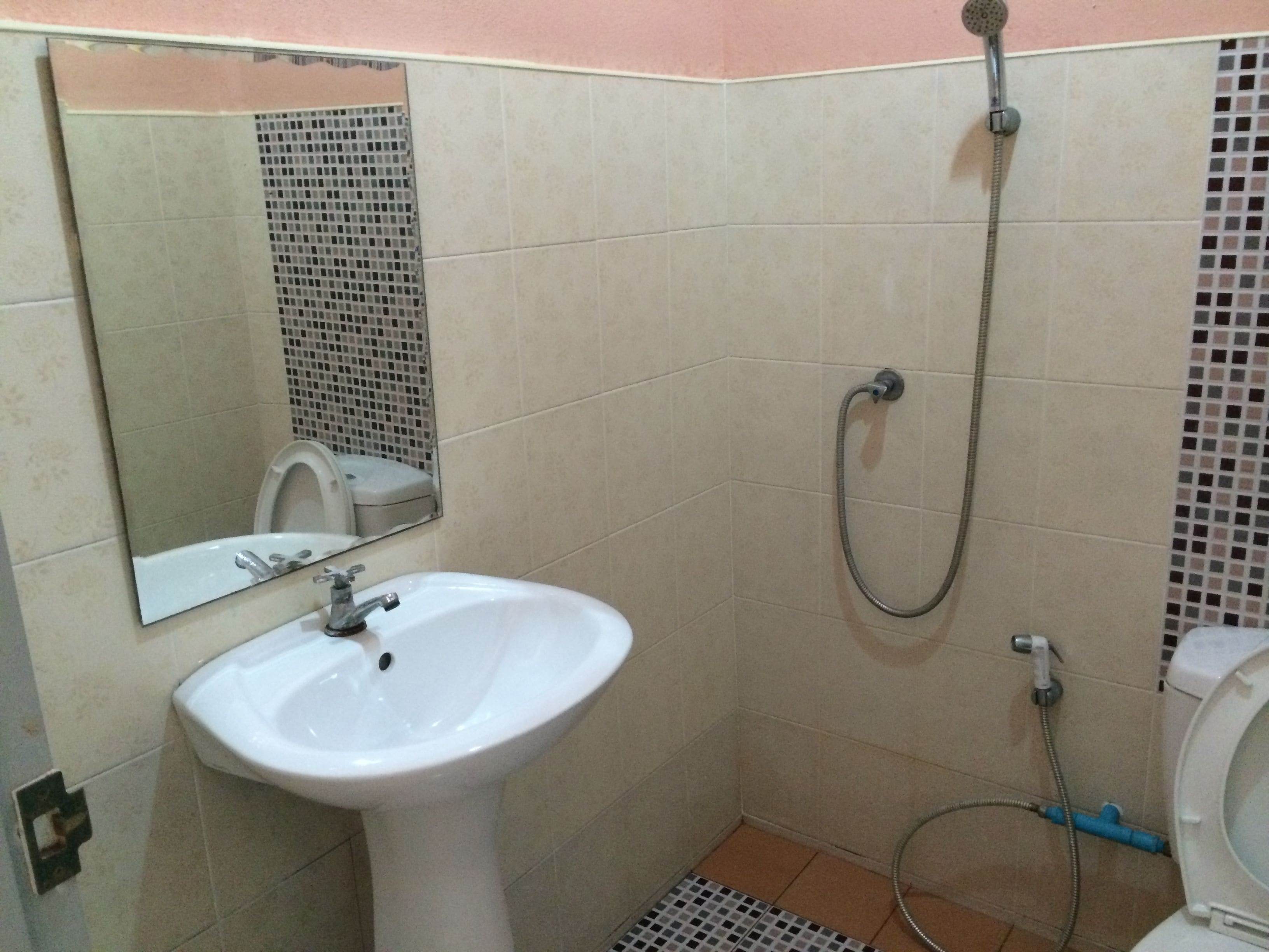 Economy Bungalow with Fan | Bathroom | Shower, free toiletries, towels