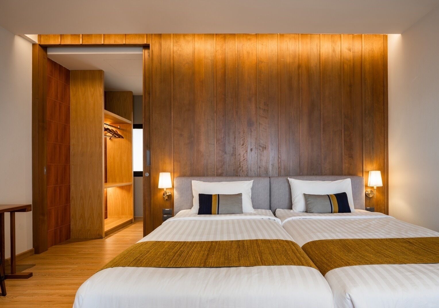 Beachfront Triple Room | Vuodevaatteet