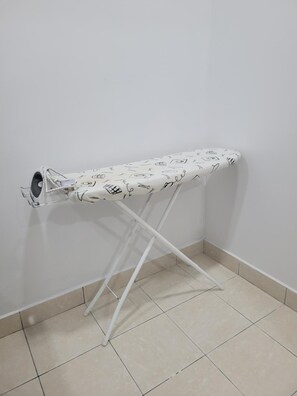 Shower, free toiletries, hair dryer, towels - Awanastay Ipoh (Ipoh)