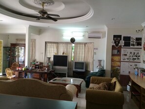 Lobby sitting area - Awanastay Ipoh (Ipoh)