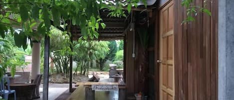 Classic Chalet, 2 Double Beds, Garden View | Premium bedding, desk, iron/ironing board, free WiFi