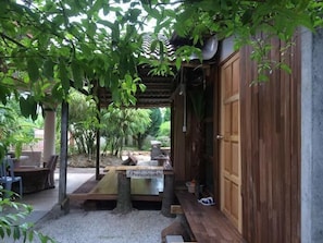 Classic Chalet, 2 Double Beds, Garden View | Premium bedding, desk, iron/ironing board, free WiFi - Awanastay Ipoh (Ipoh)