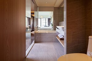 Family Room | In-room safe, blackout drapes, soundproofing, iron/ironing board - La Maison Hotel (Taipei)