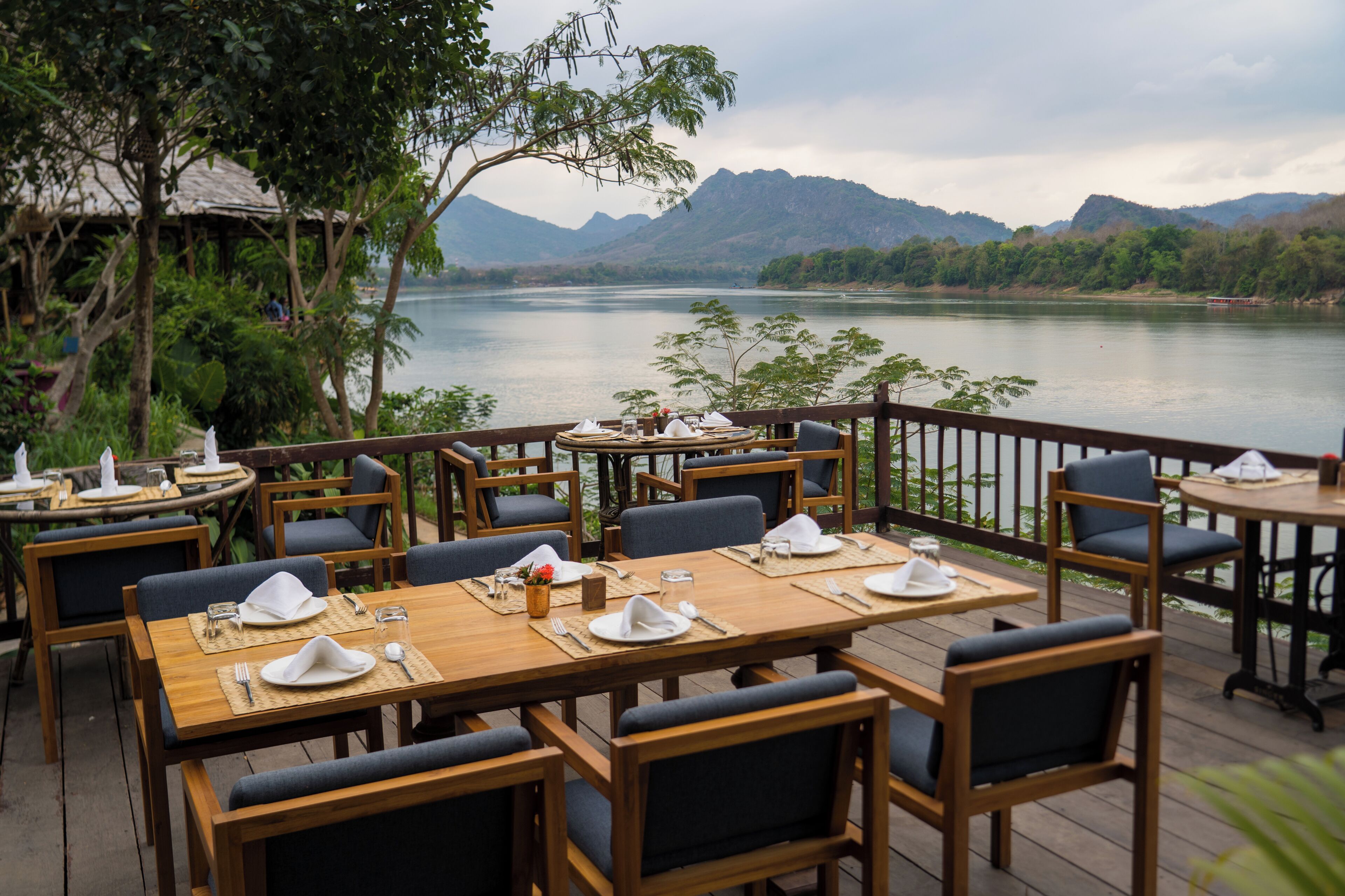 breakfast and lunch served