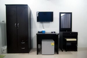Minibar, in-room safe, blackout curtains, free WiFi