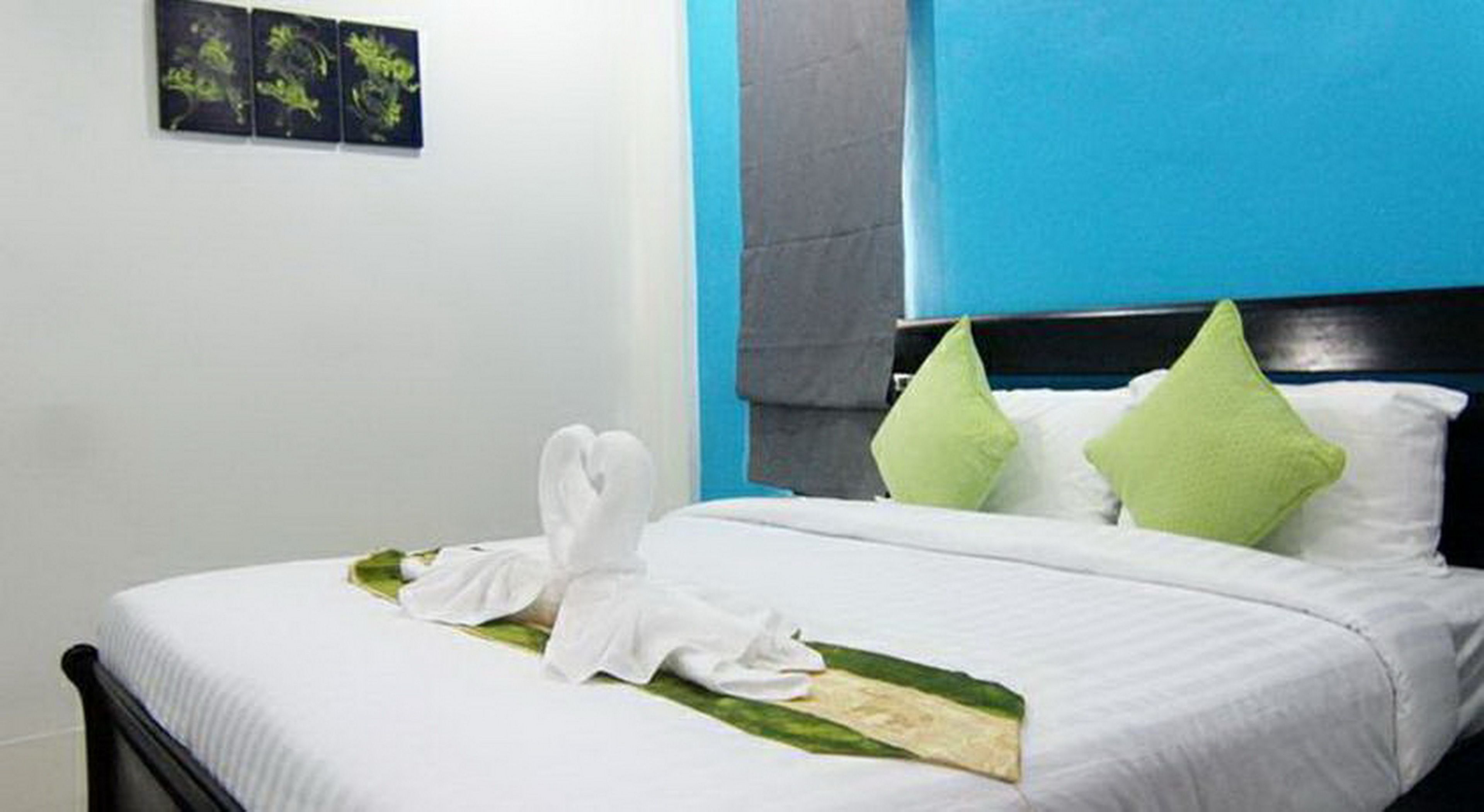 deluxe double room | minibar, in-room safe, blackout curtains, free wifi