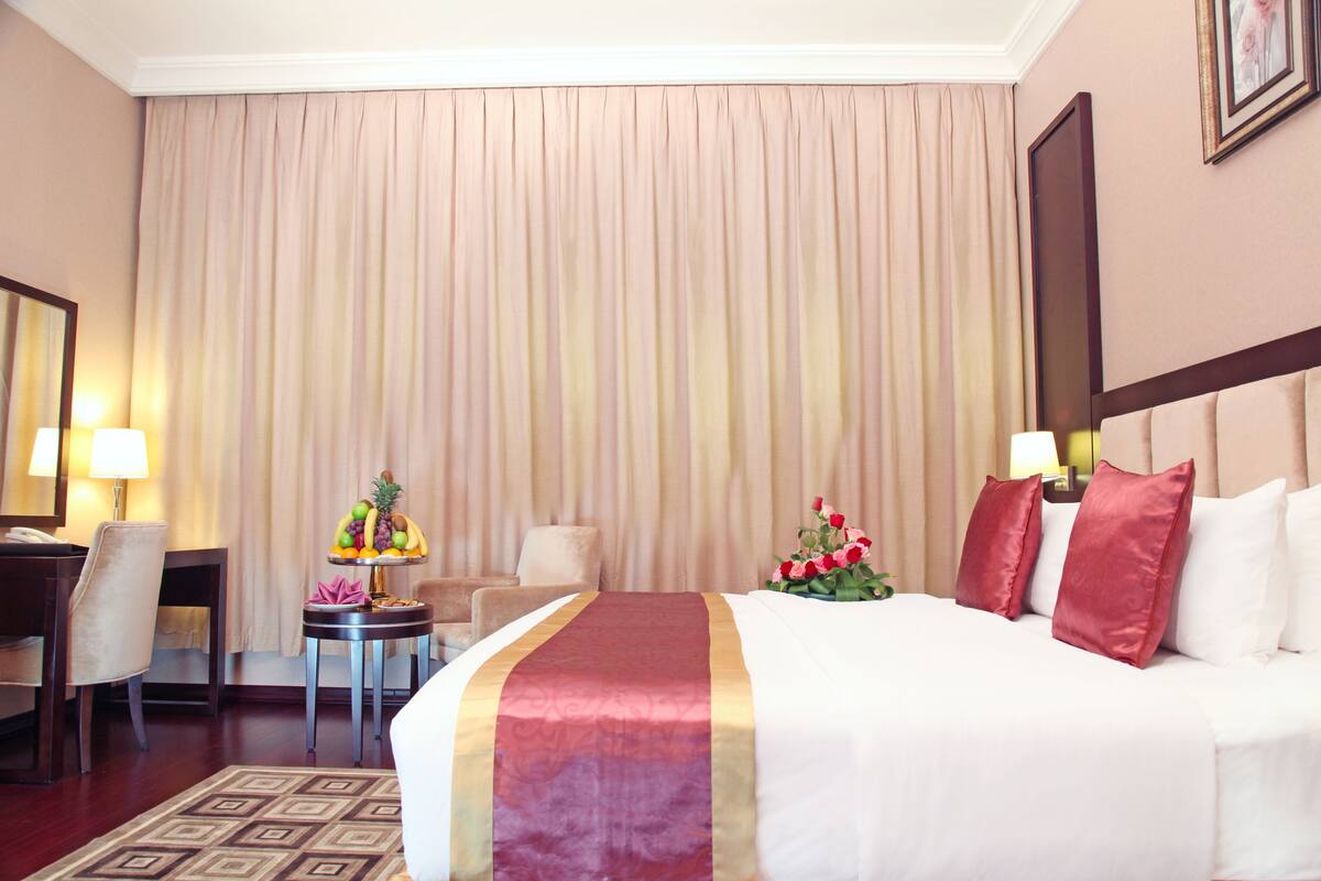 Egyptian cotton sheets, premium bedding, pillowtop beds, in-room safe