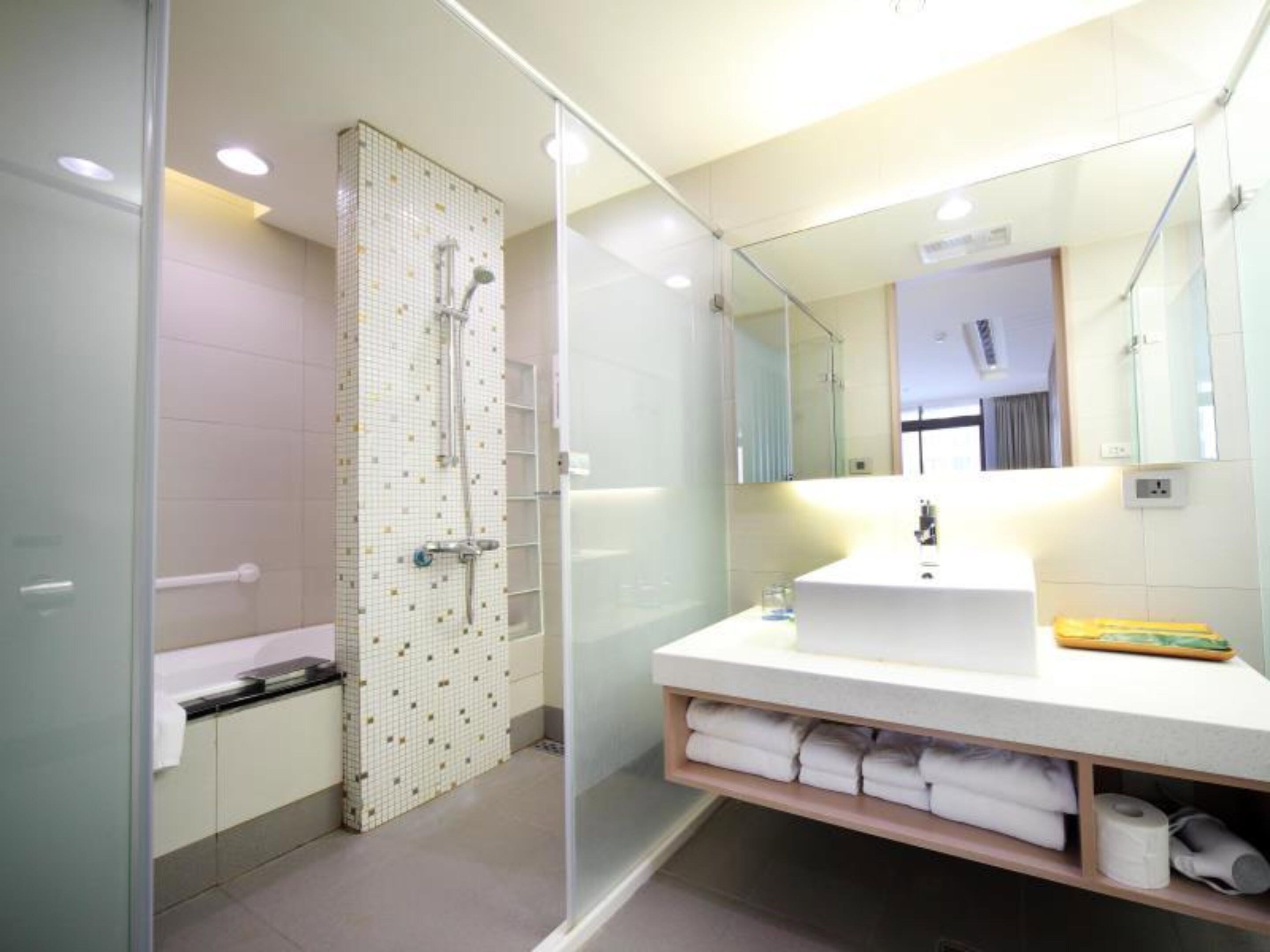 business suite, 2 double beds | bathroom | shower, hair dryer, towels