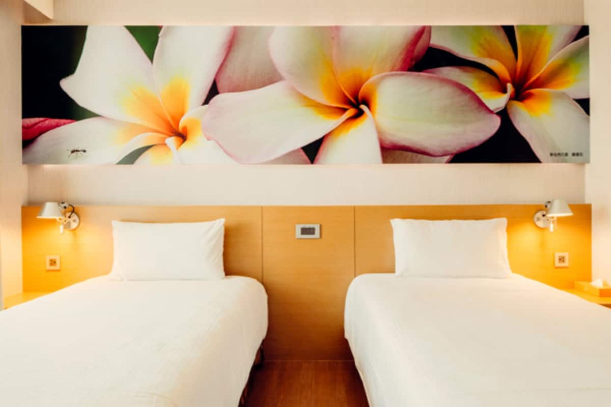 ห้องทวิน | โต๊ะทำงาน, ห้องเก็บเสียง, Wi-Fi ฟรี, ผ้าปูที่นอน