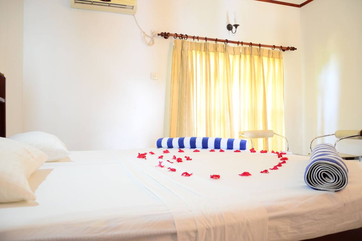 1 bedroom, premium bedding, desk, iron/ironing board