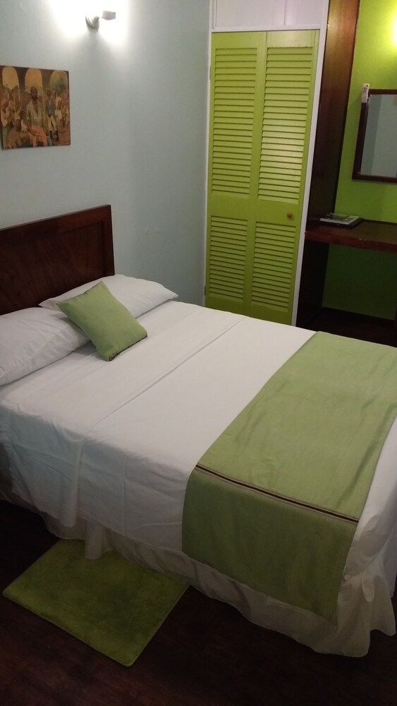 Monique's Guest House by null