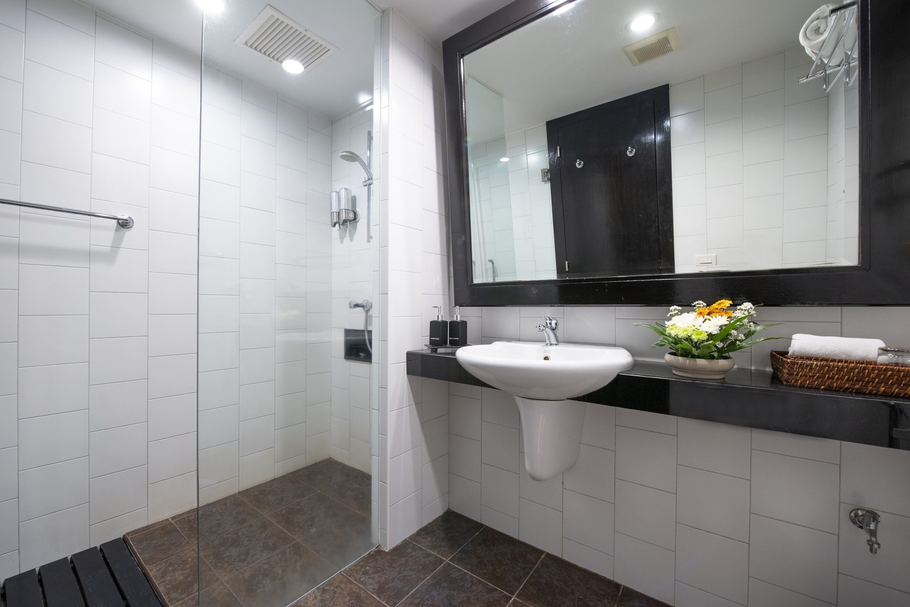 premium double or twin room | bathroom | shower, free toiletries, slippers, towels